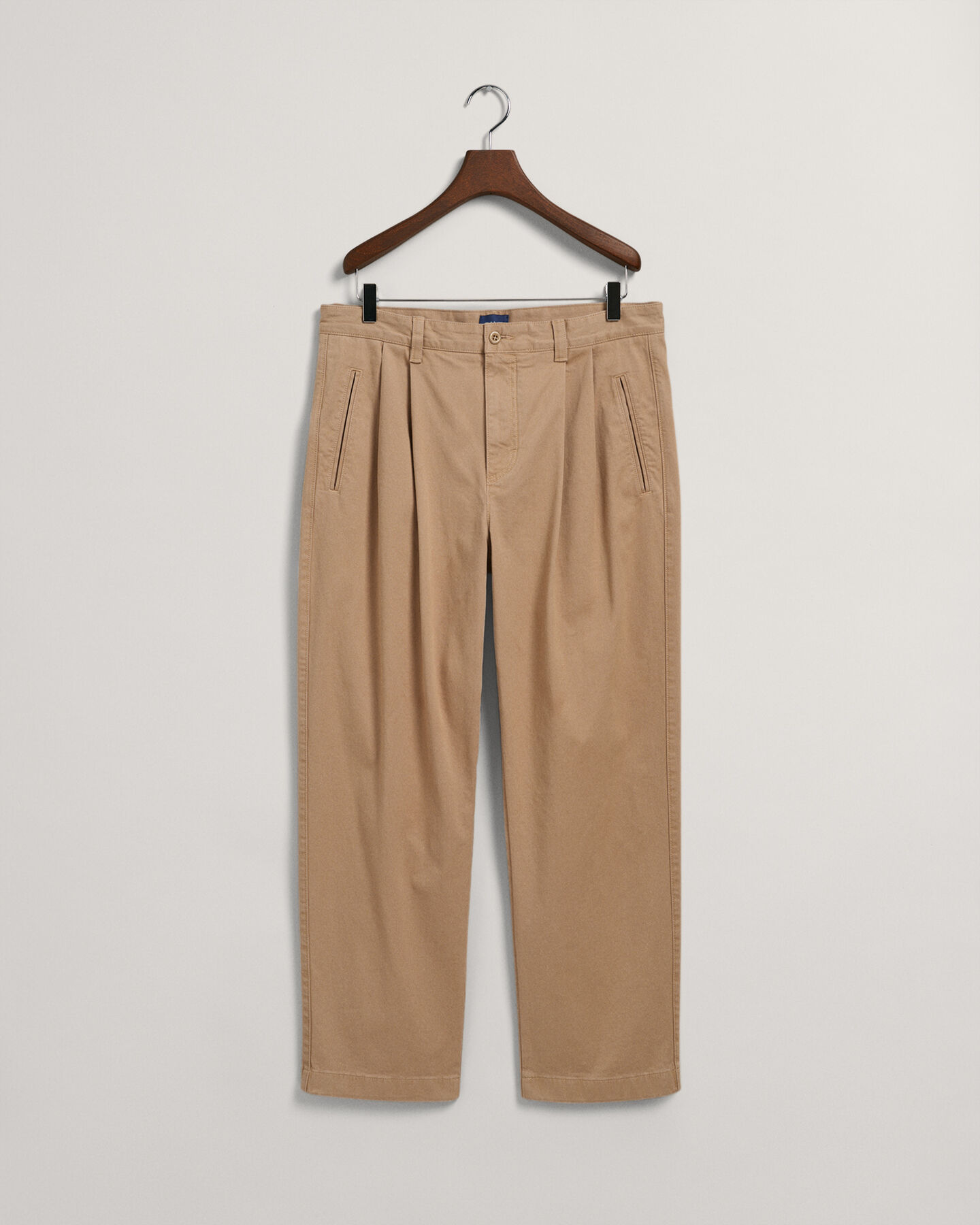 Relaxed Fit chino met plooien
