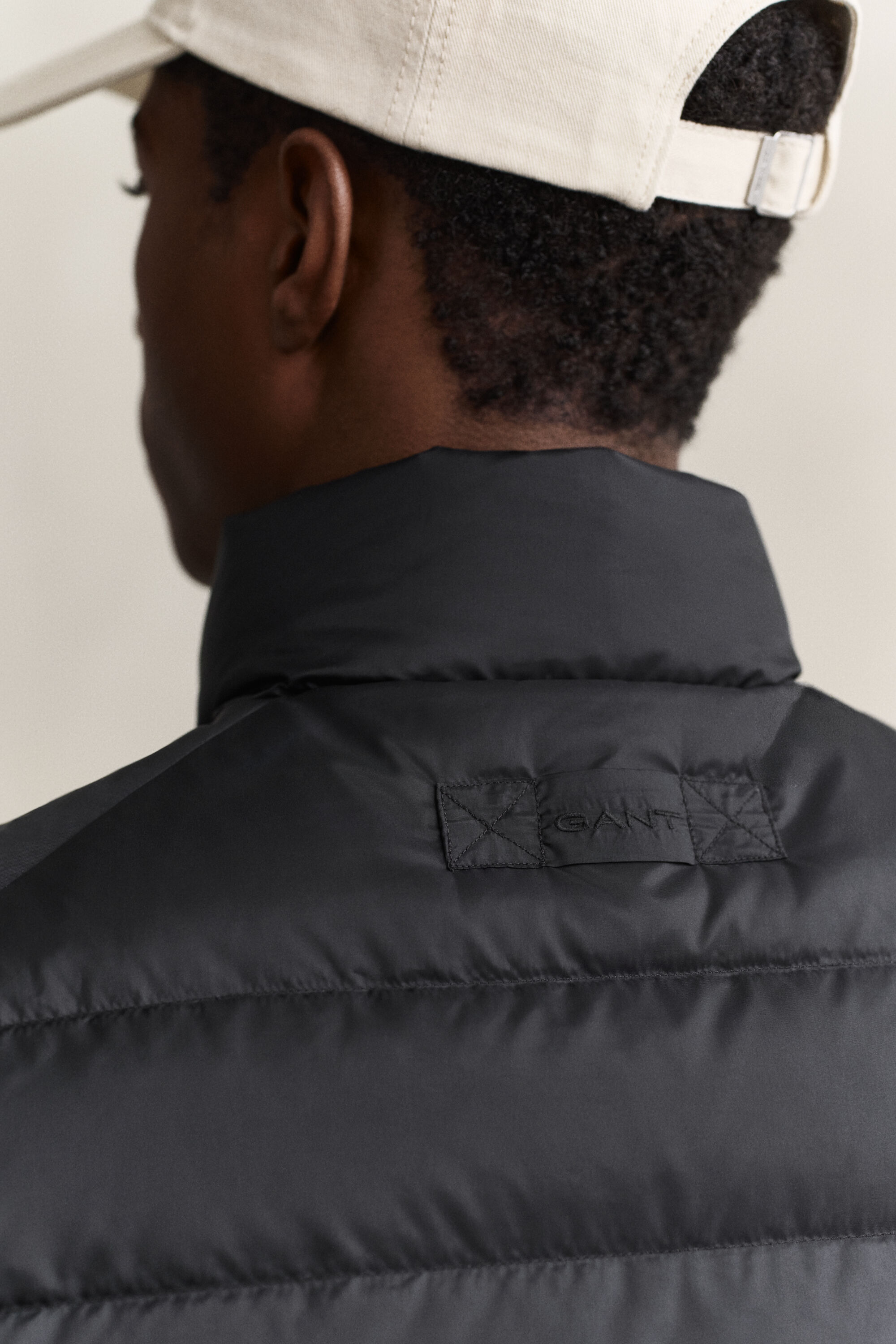Lichte donsbodywarmer