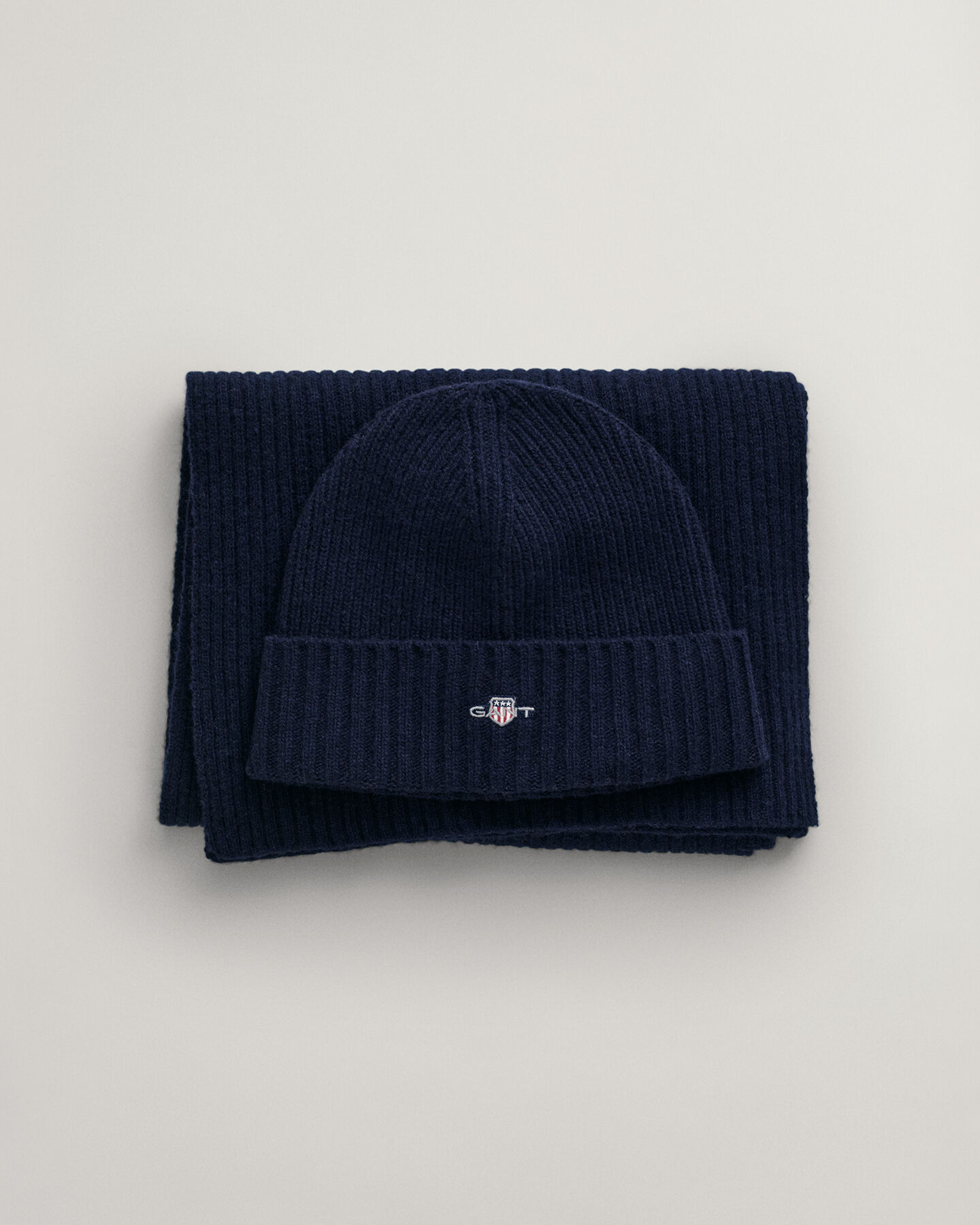 Cadeauset met Shield beanie en sjaal