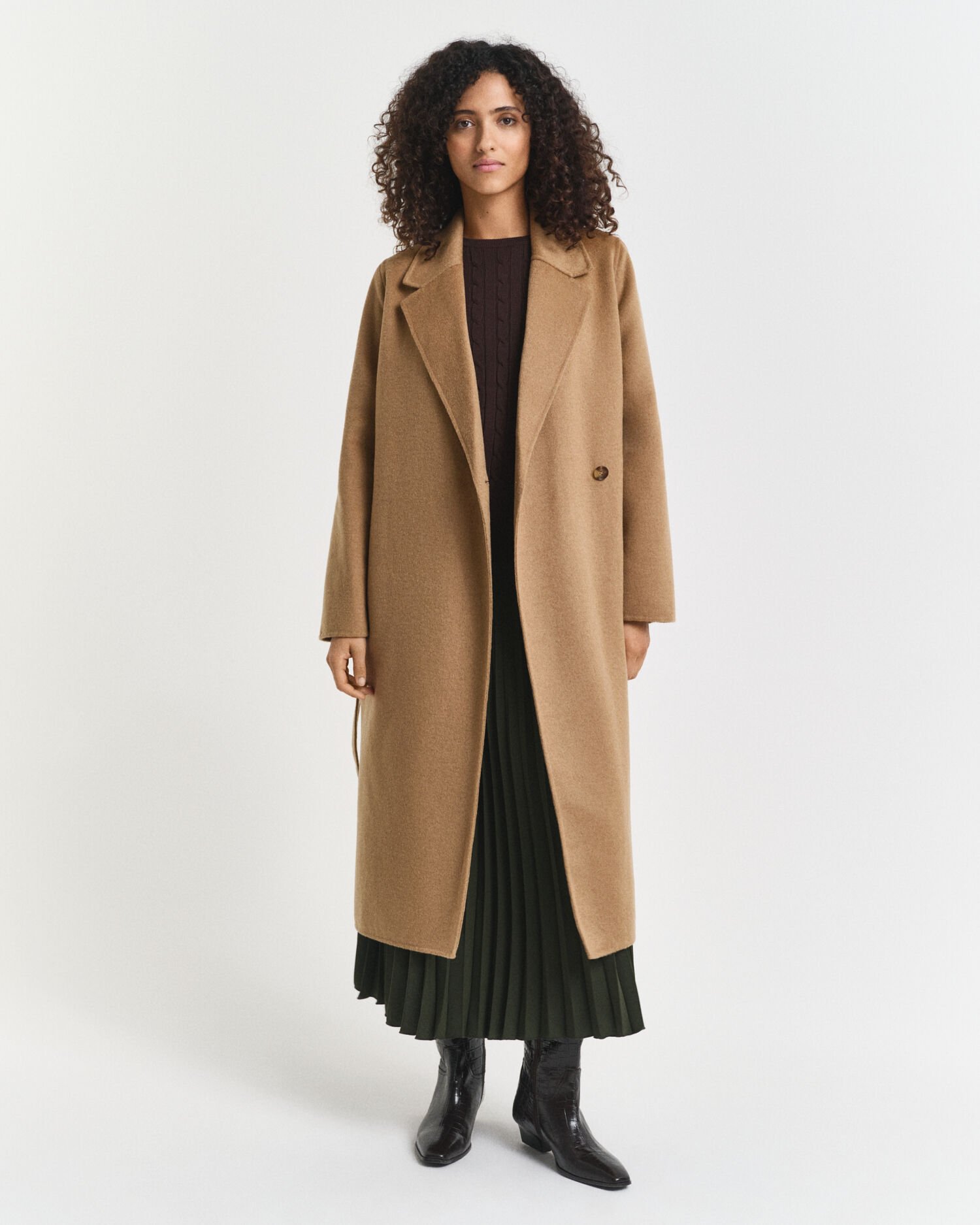 Met de hand gestikte jas met ceintuur