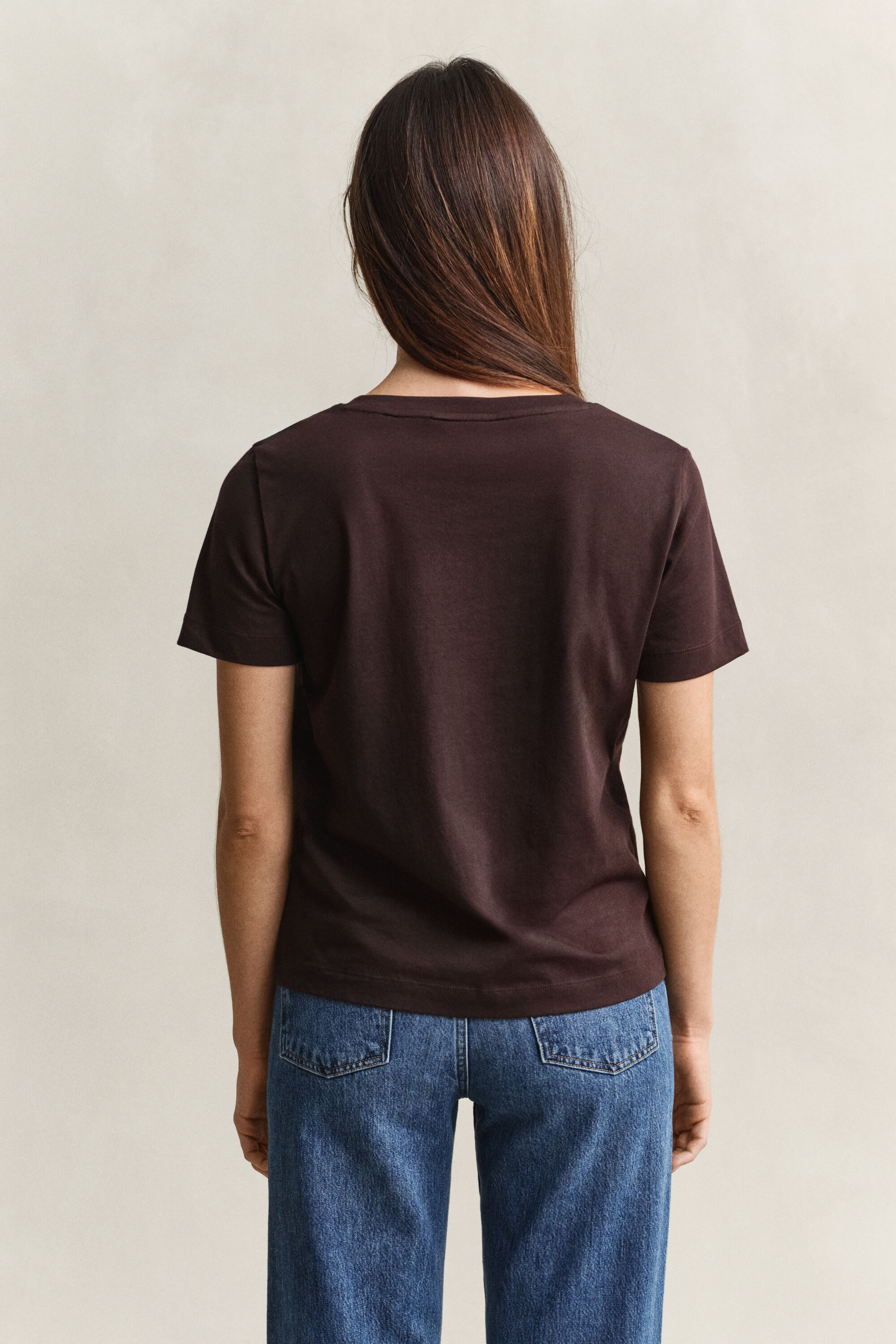 Shield T-shirt met V-hals