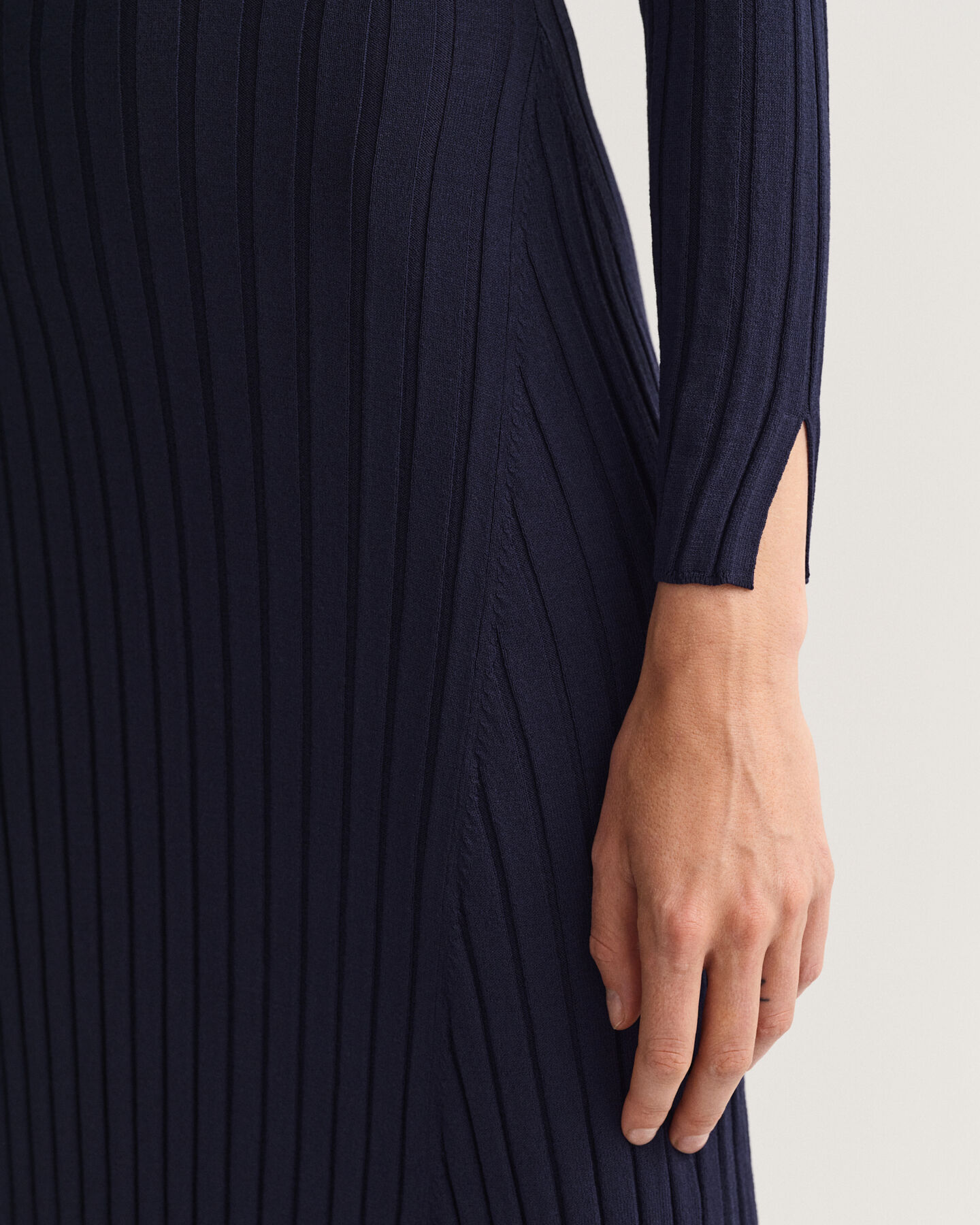 Geribde jurk met ronde hals