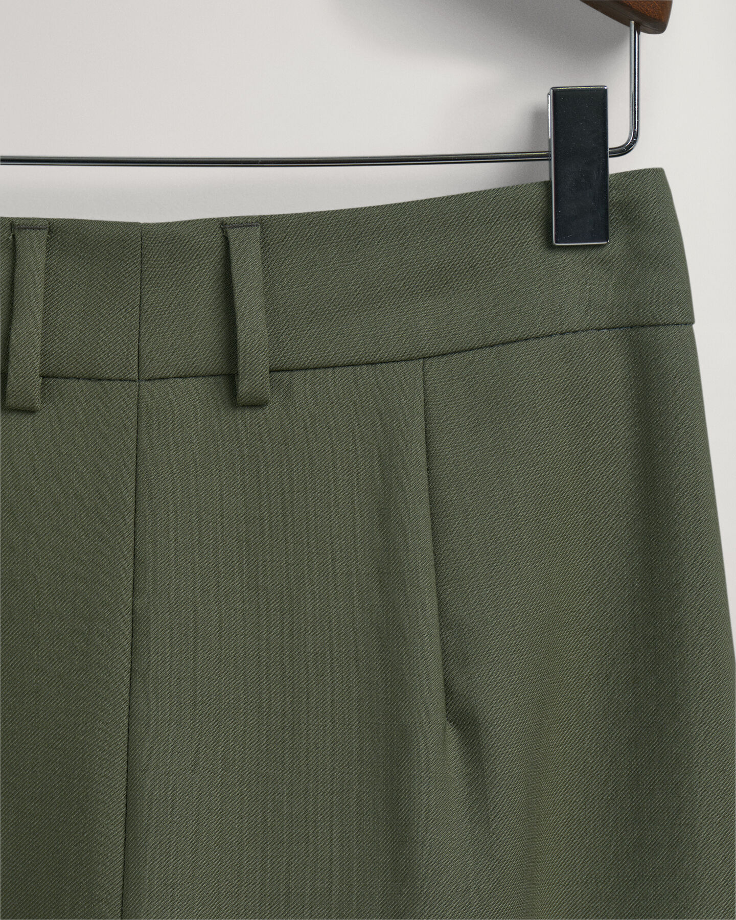 Wijde broek met hoge taille en plooien