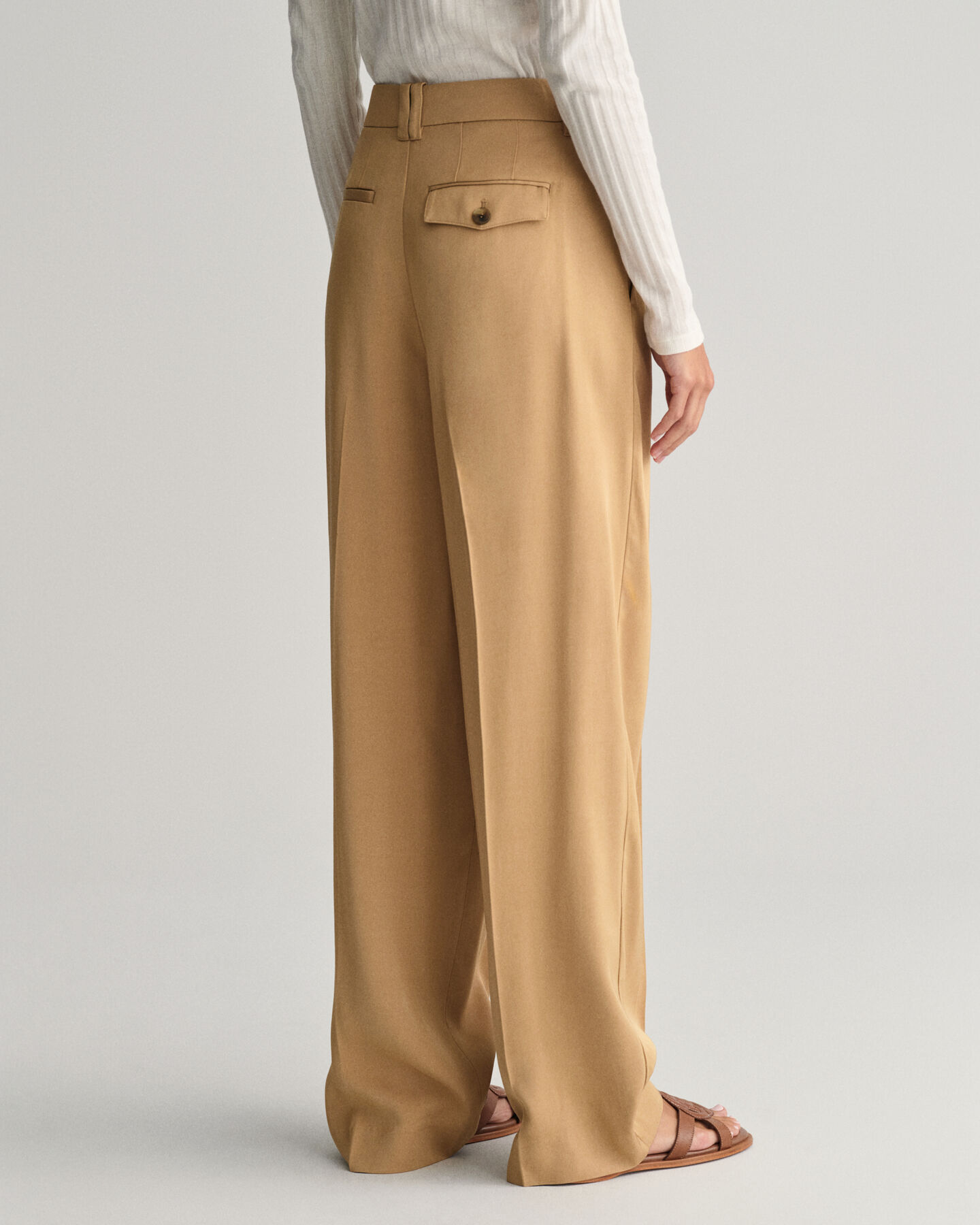 Loose Fit chino met lage taille en wijde pijpen