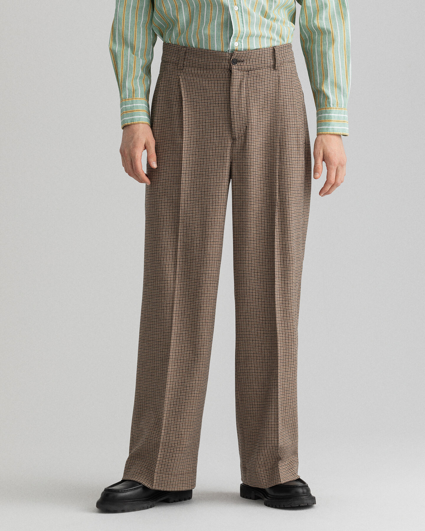 Kostuumbroek met plooien en ruitjes