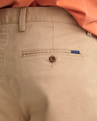 Hallden Slim Fit short van keperstof