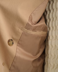 Iets korter trenchjack