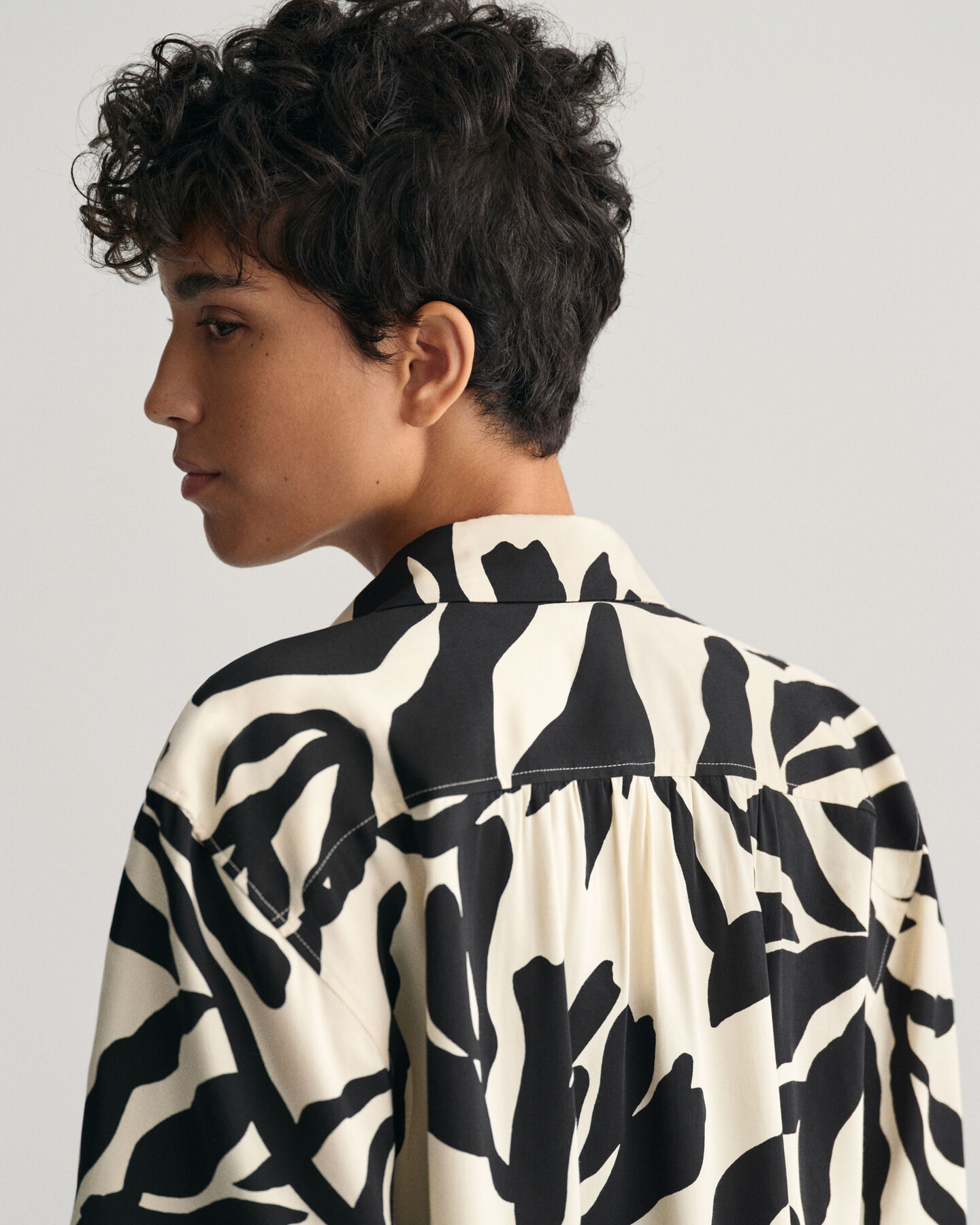 Relaxed Fit Palm Print blouse met korte mouwen