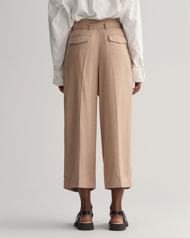 Cropped broek met wijde pijpen en ceintuur