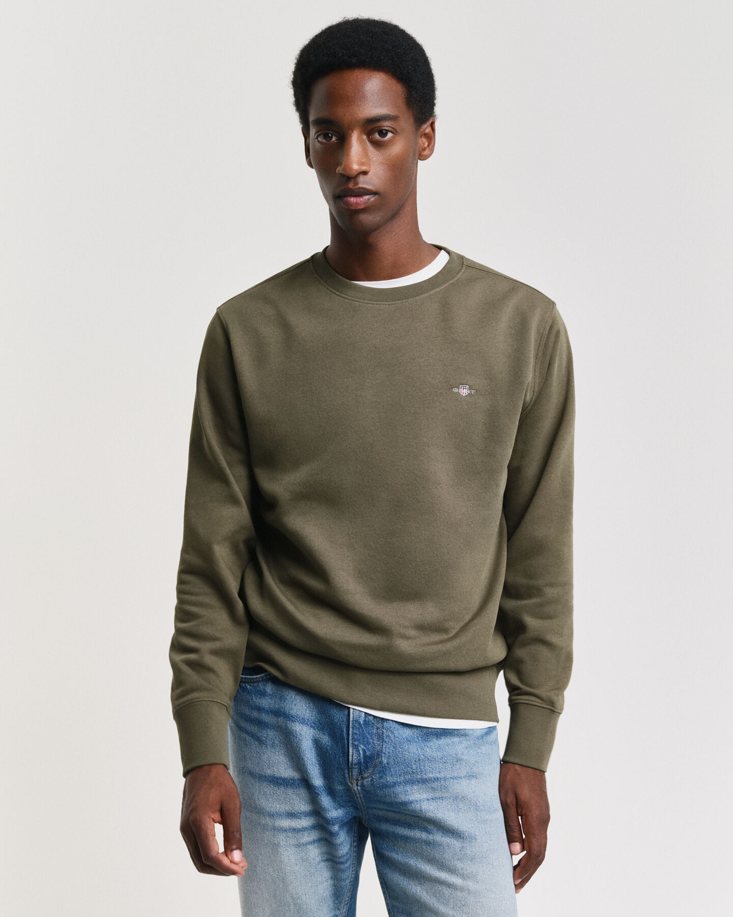 Seasonal Essential sweatshirt met ronde hals en Archive Shield-borduursel