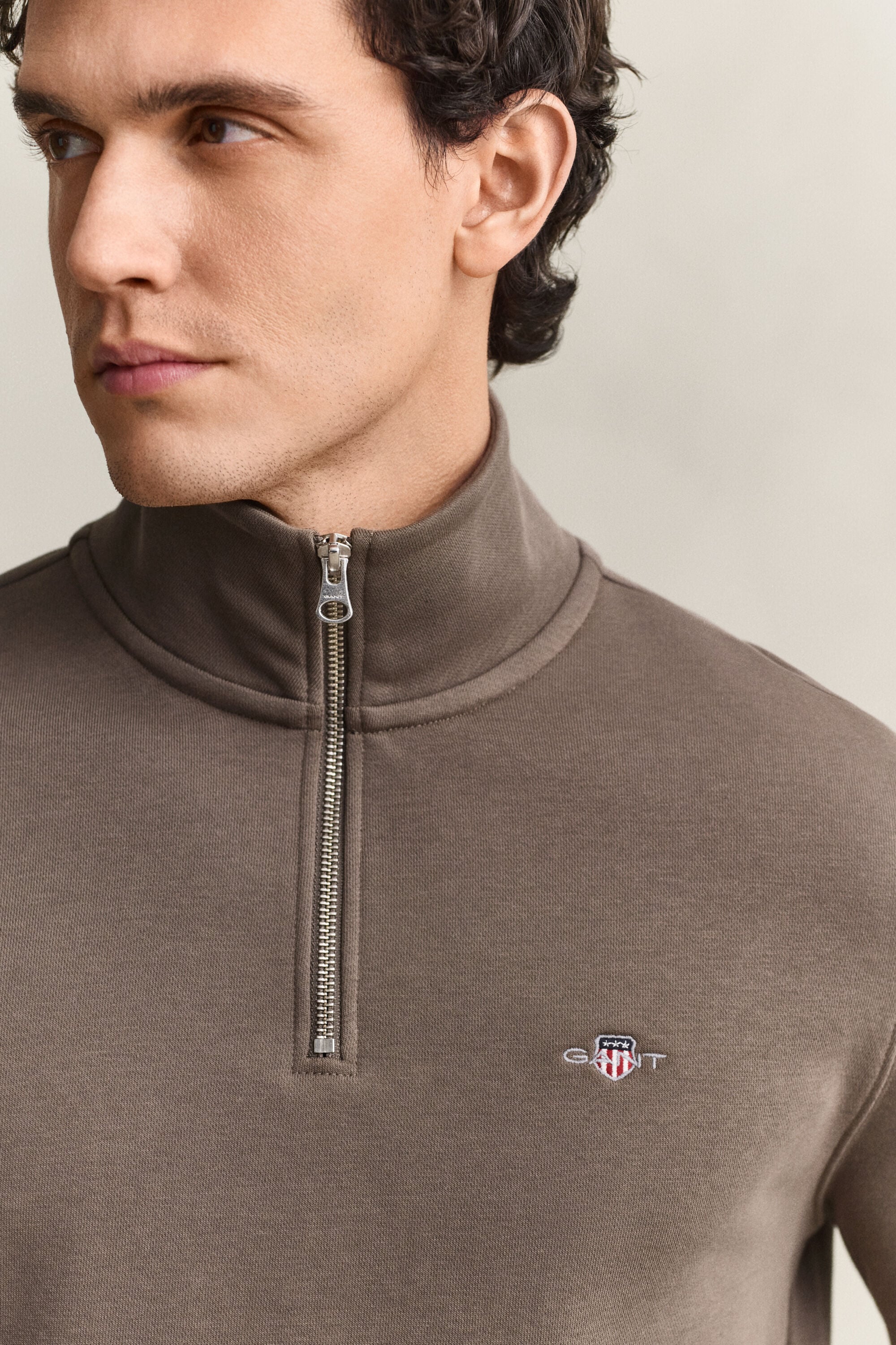 Shield sweatshirt met korte rits
