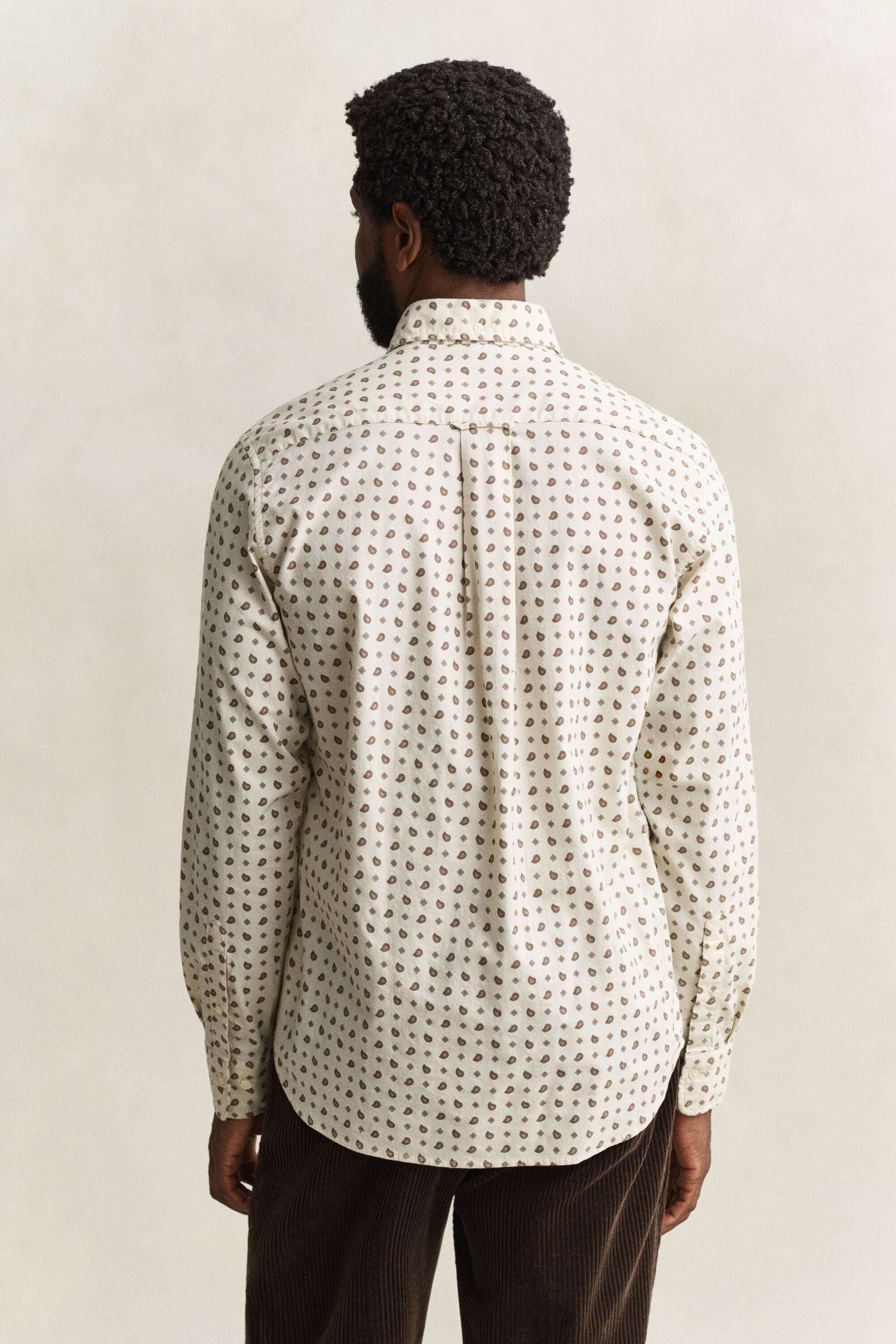 Overhemd van keperstof met paisleymotief