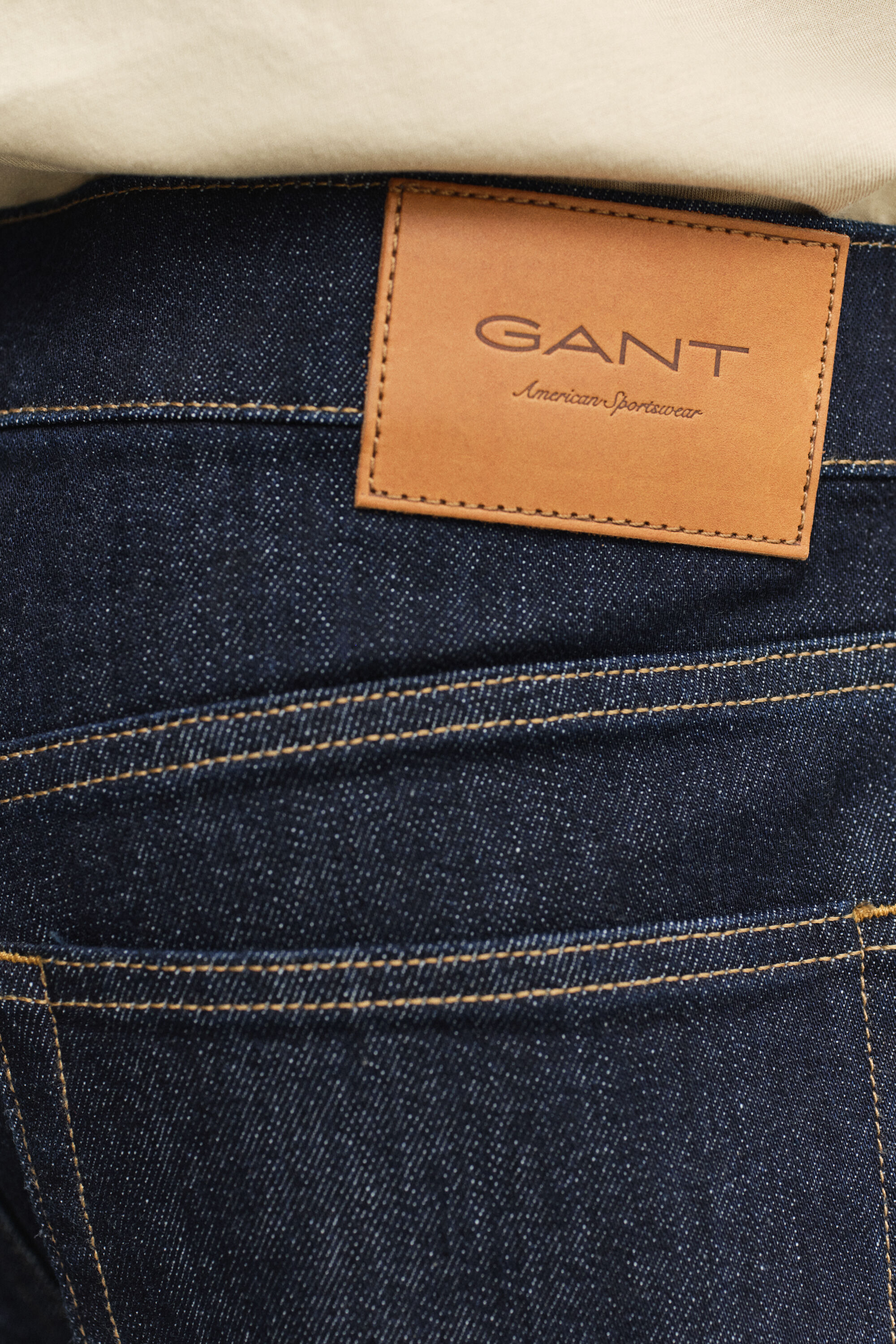 Regular Fit Clean Wash jeans