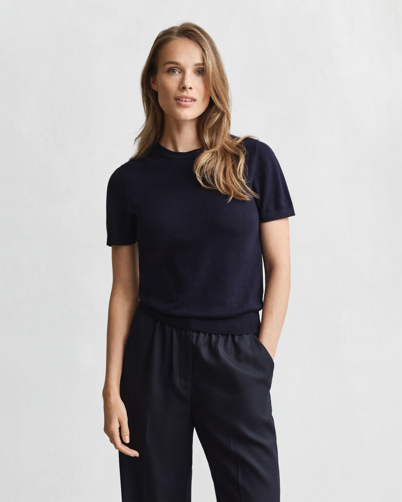 Lichtgewicht trui met ronde hals en korte mouwen