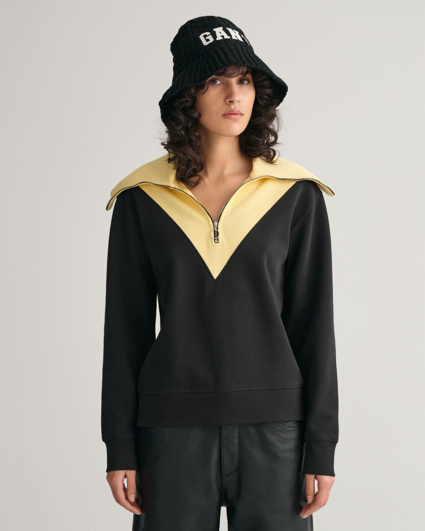 Sweatshirt met kleurblok en korte rits