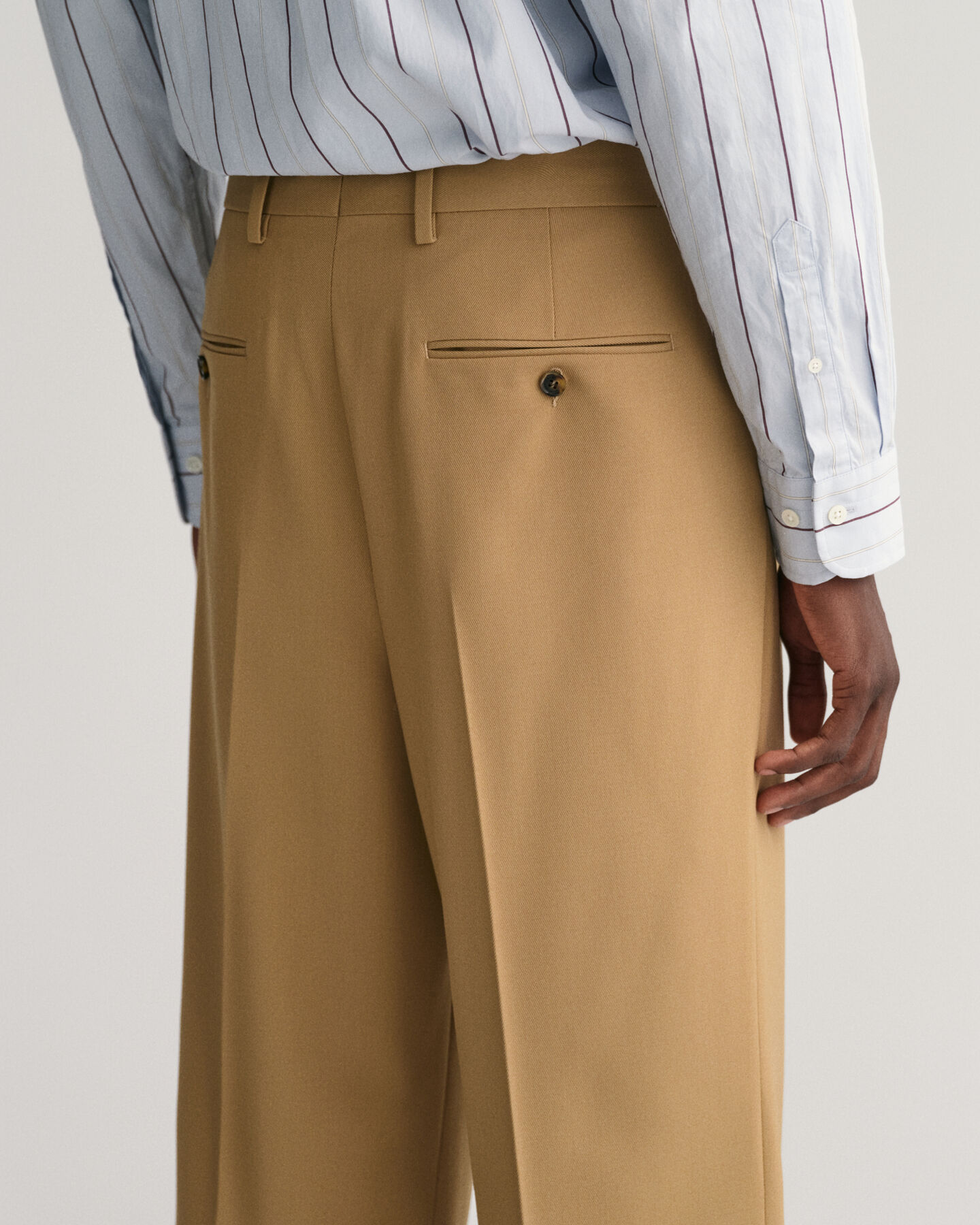 Bandplooibroek met wijde pijpen