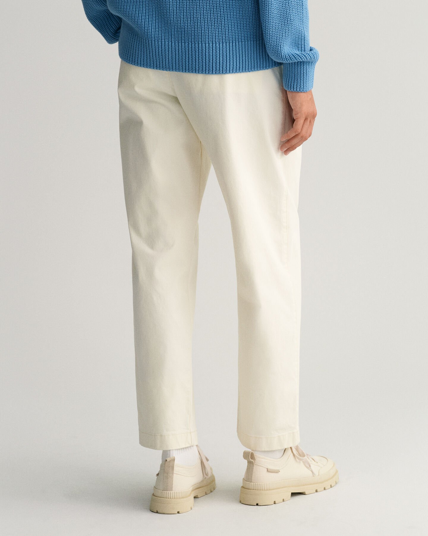 Relaxed Fit chino met plooien