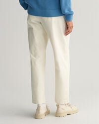 Relaxed Fit chino met plooien