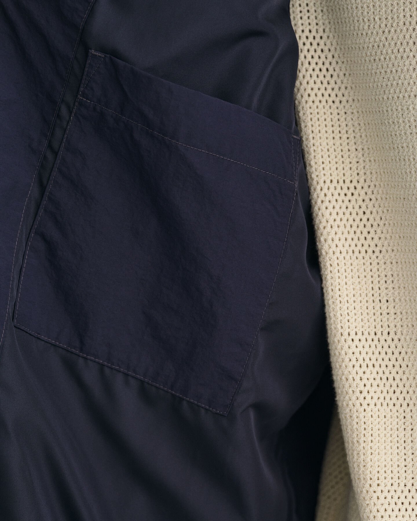 Lichtgewicht jack met capuchon