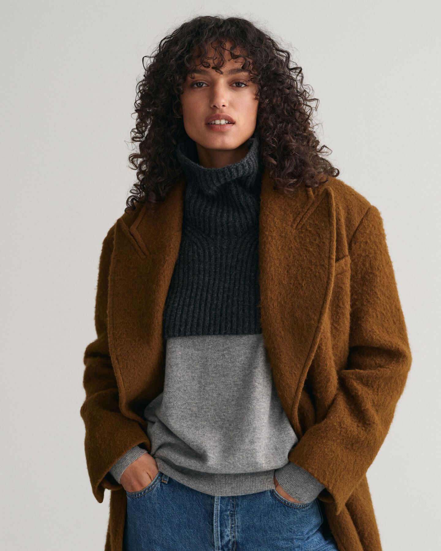 Ribgebreide slabkraag