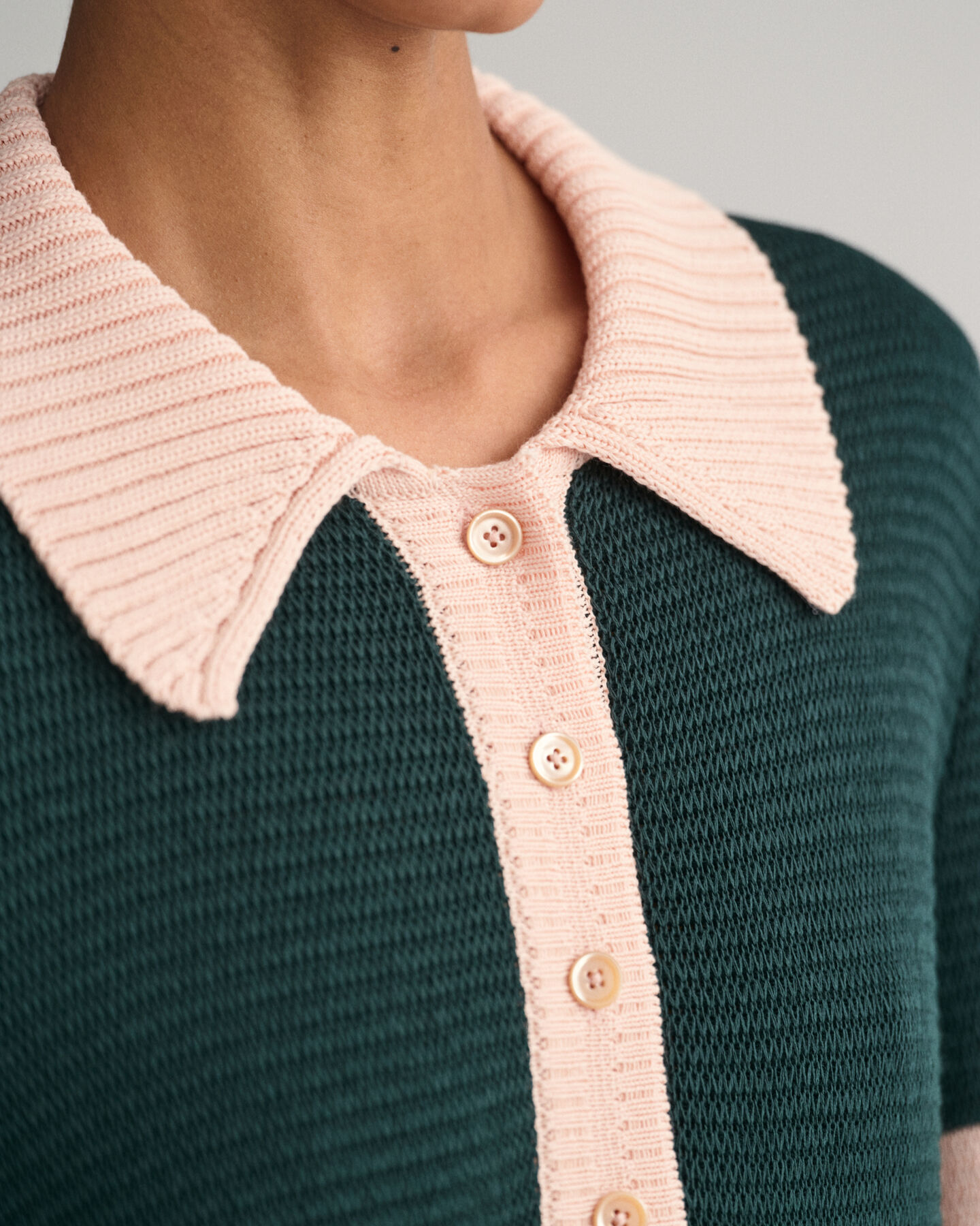 Gebreide mini-jurk met polokraag