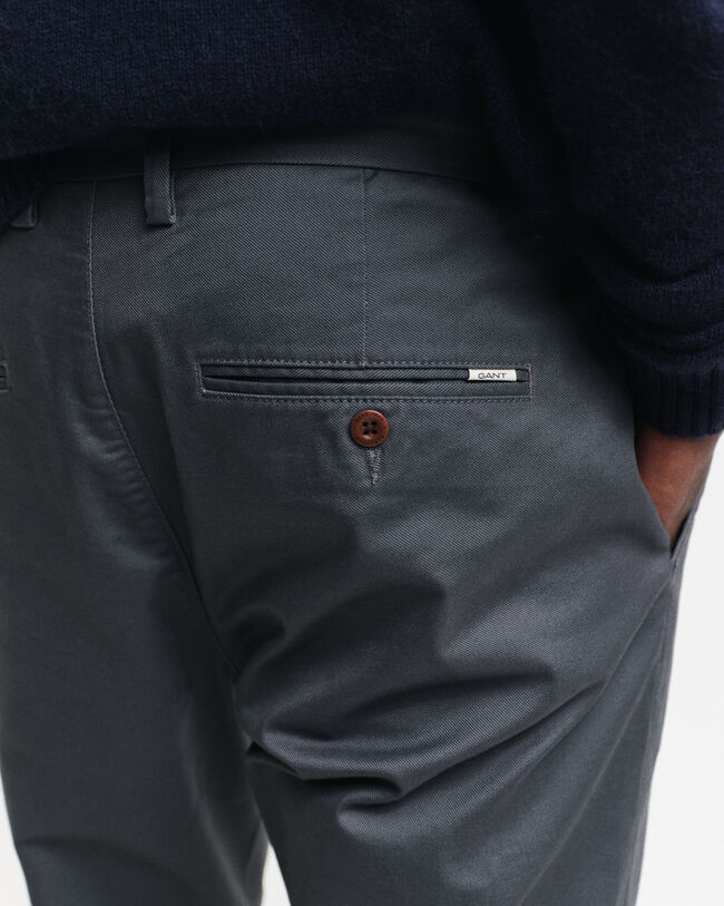 Slim Fit chino