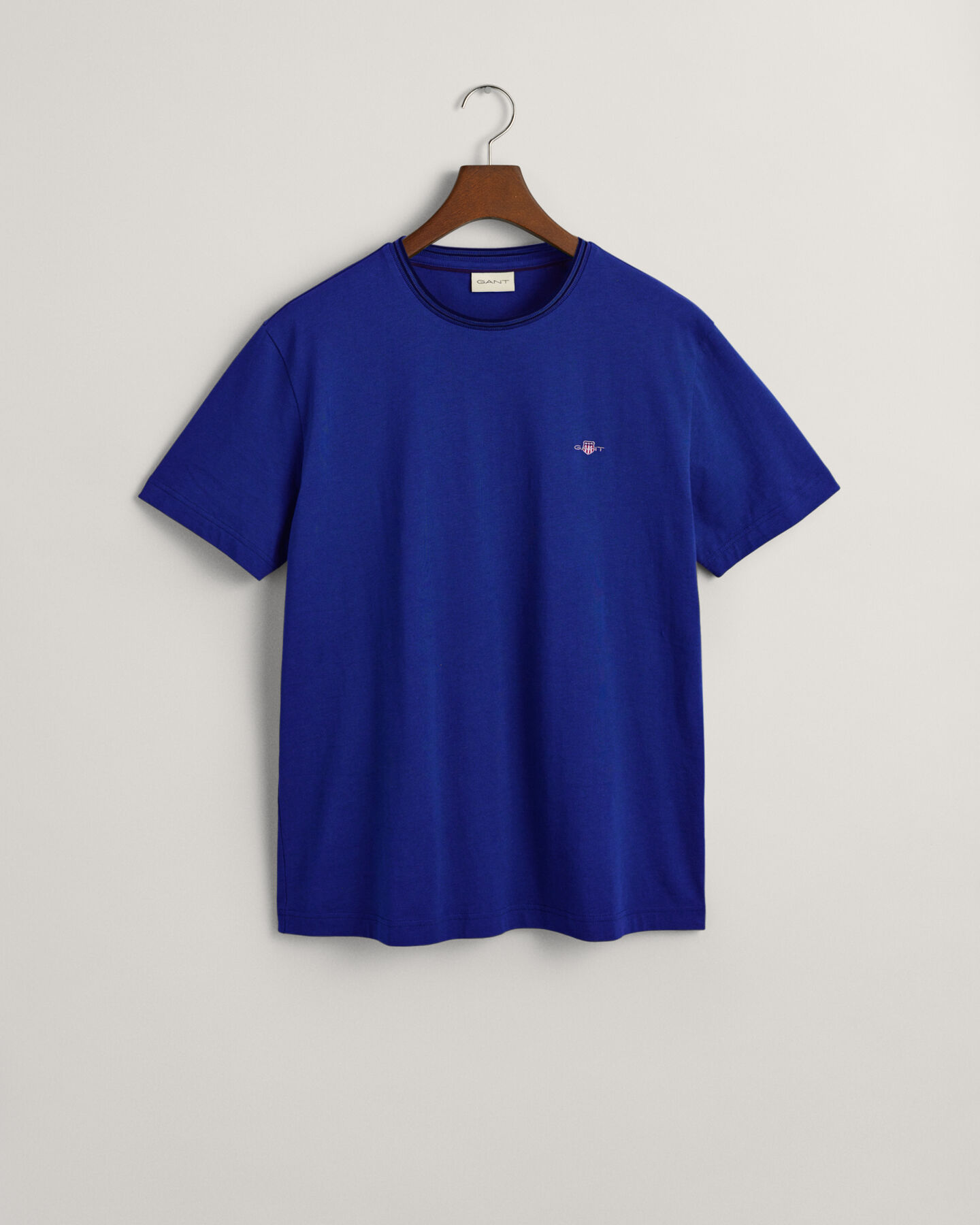 Seasonal Essential piqu&eacute; poloshirt met contrasterende rand