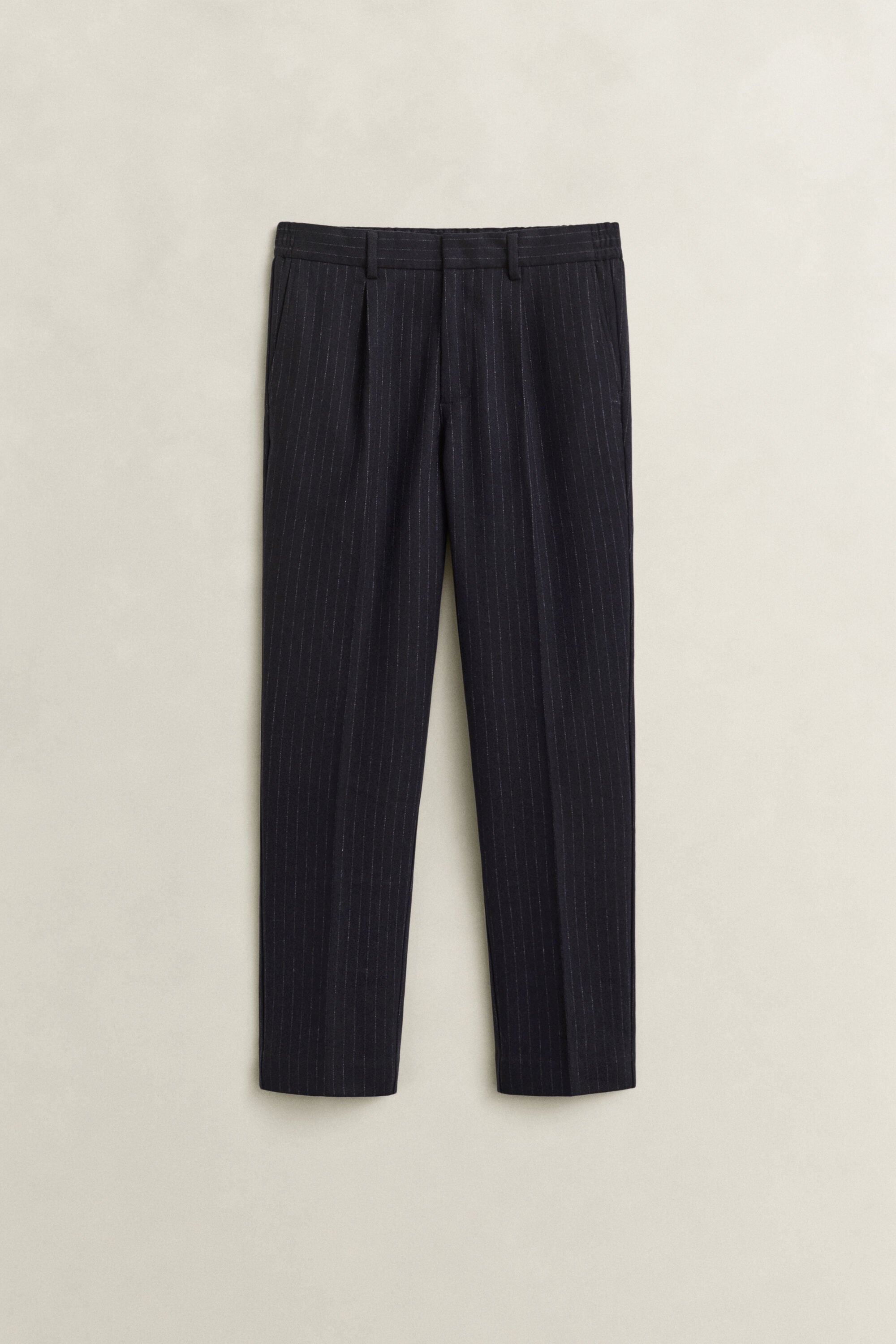 Broek van wollen flanel met taps toelopende pijpen