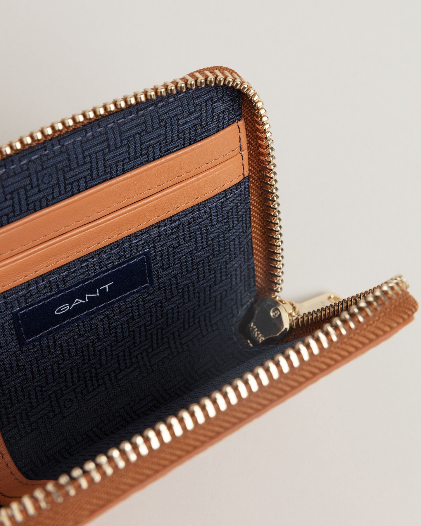 Kleine portemonnee met gebosseleerde Iconic G