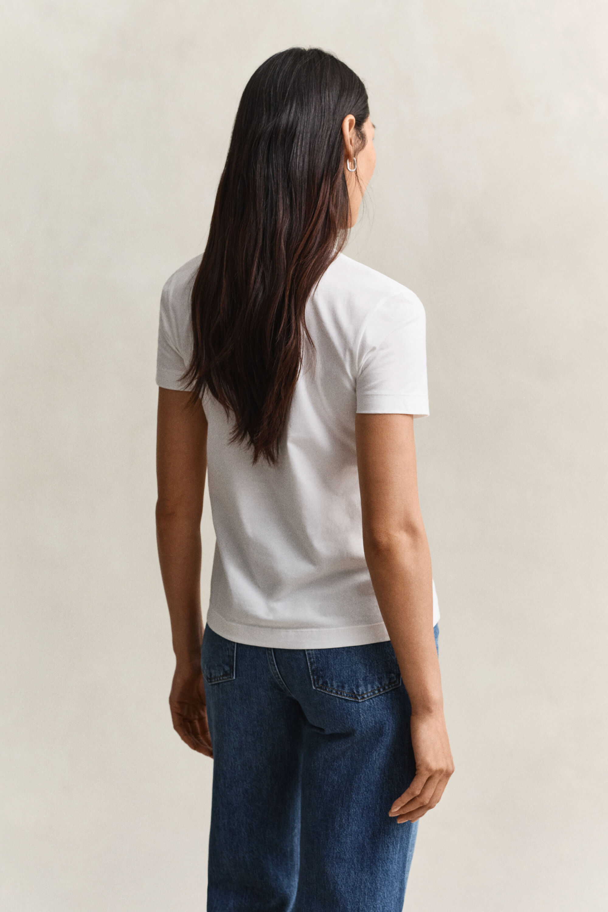 Shield T-shirt met V-hals