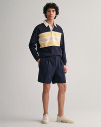 Chinoshort van keperstof met plooien