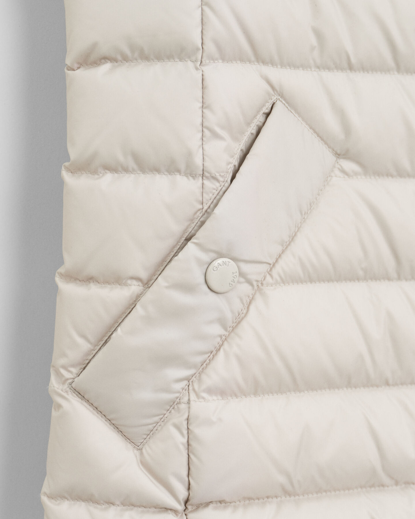 Lichte donsbodywarmer