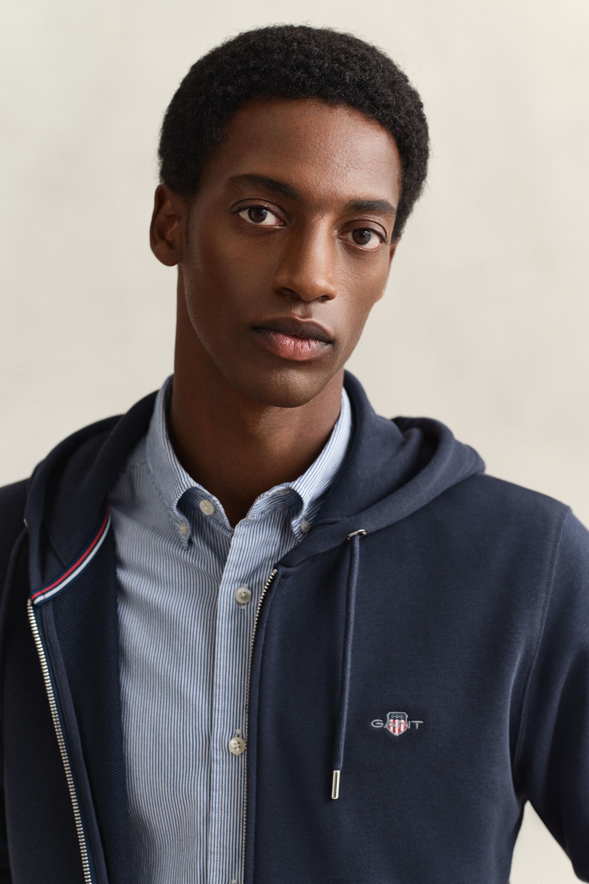 Shield hoodie met ritssluiting