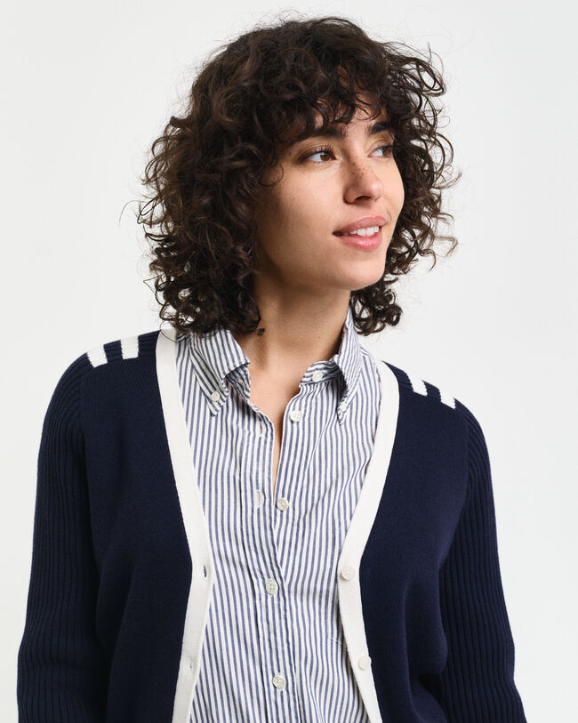 Vest met V-hals en contrasterend detail