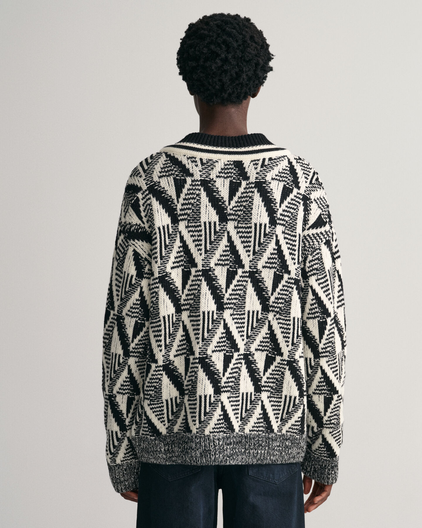 Sweater met V-hals en geometrisch patroon