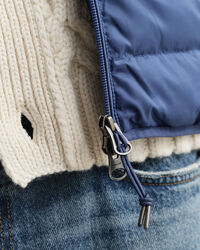 Lichte donsbodywarmer