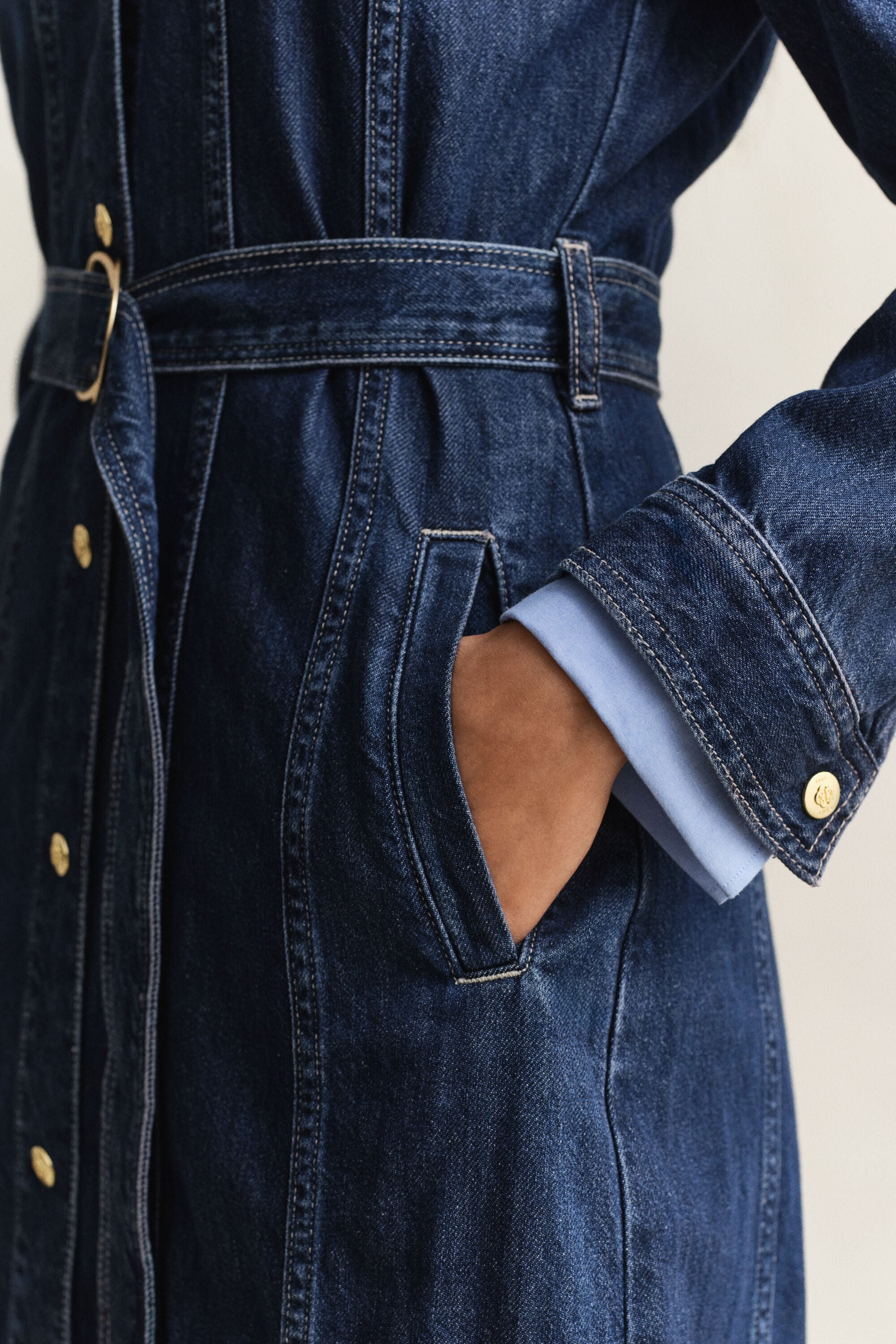 Denim midi-jurk met ceintuur