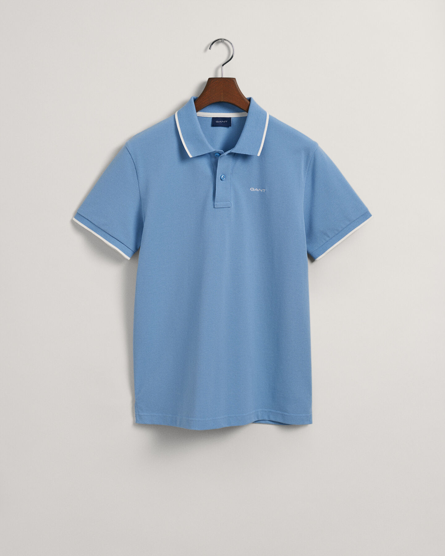 Contrast Tipped piqu&eacute; poloshirt