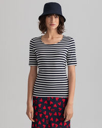 Geribd T-shirt met iets langere korte mouwen en streepje