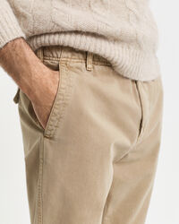 Regular Fit Surplus chino met taps toelopende pijpen