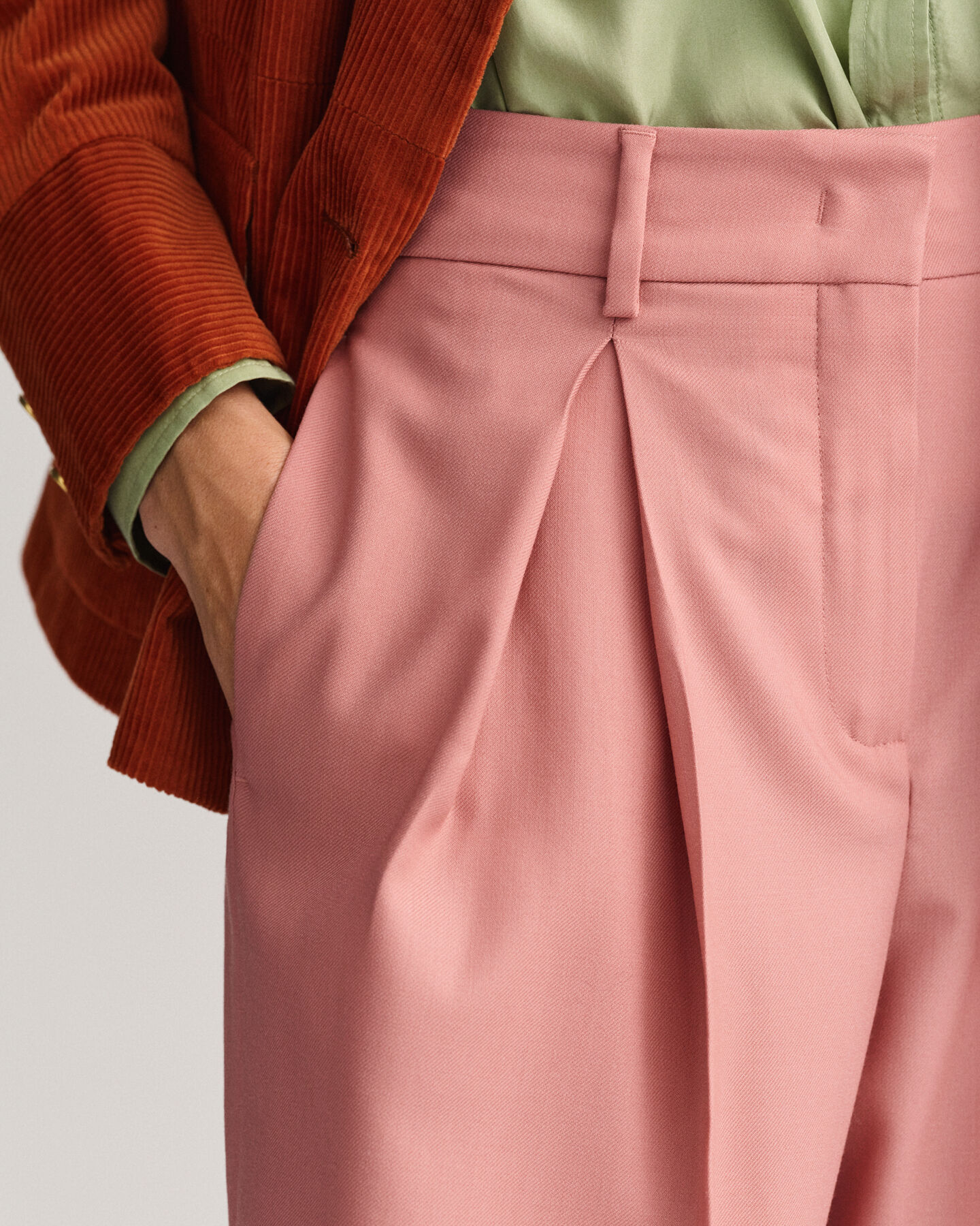 Wijde broek met hoge taille en plooien