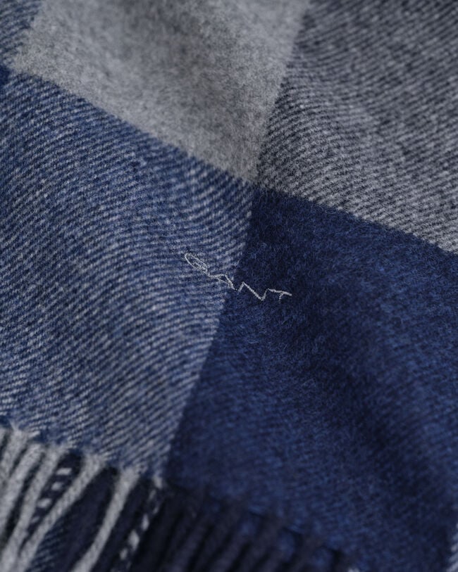 Wollen sjaal met verschillende ruitjes