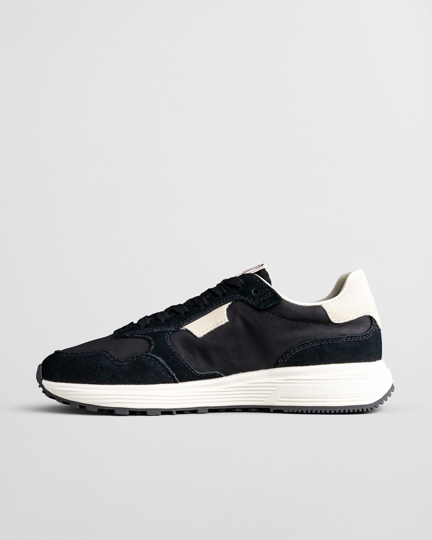 Beywin sneakers van suède en nylon