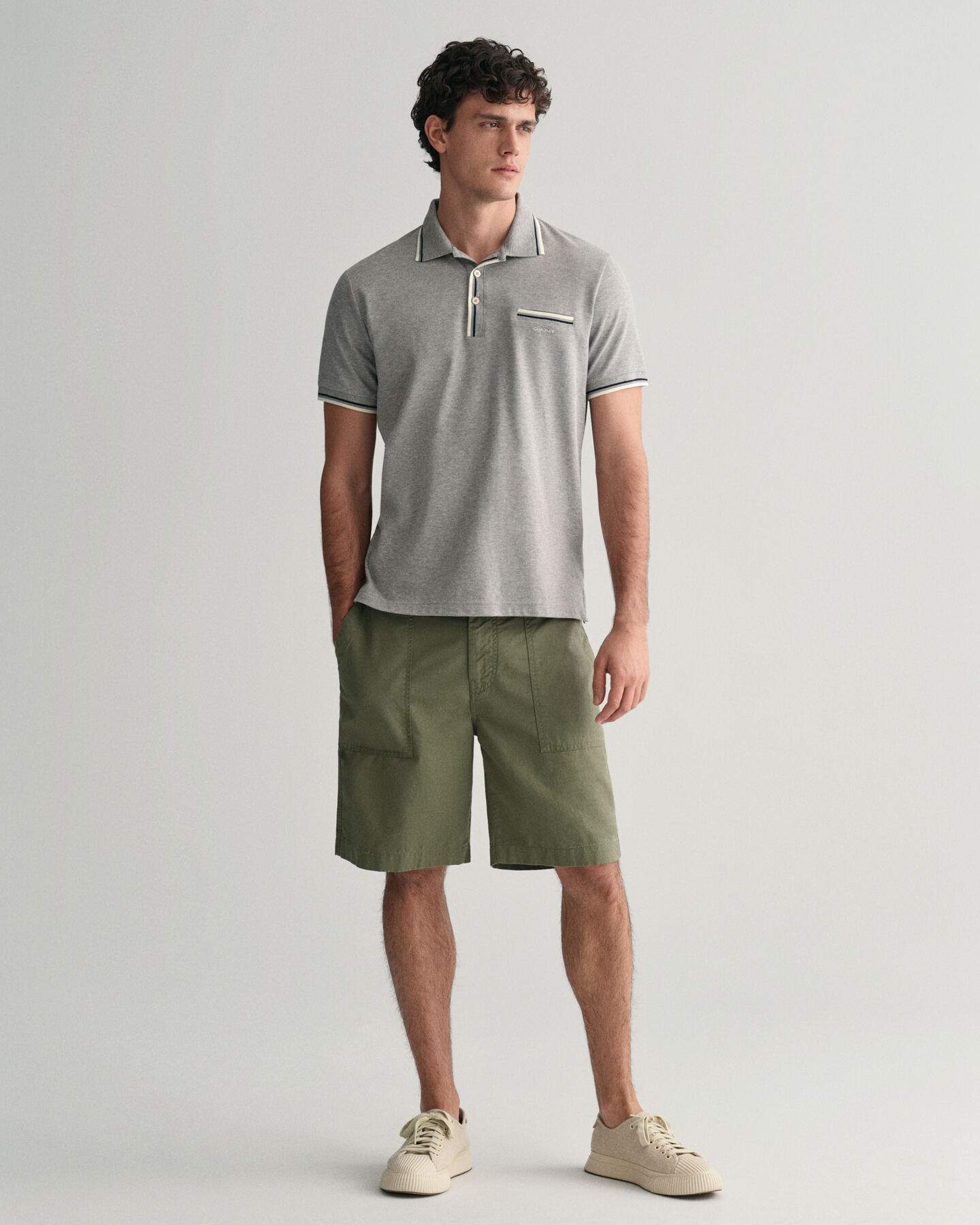 Piqu&eacute; poloshirt met tweekleurige rand