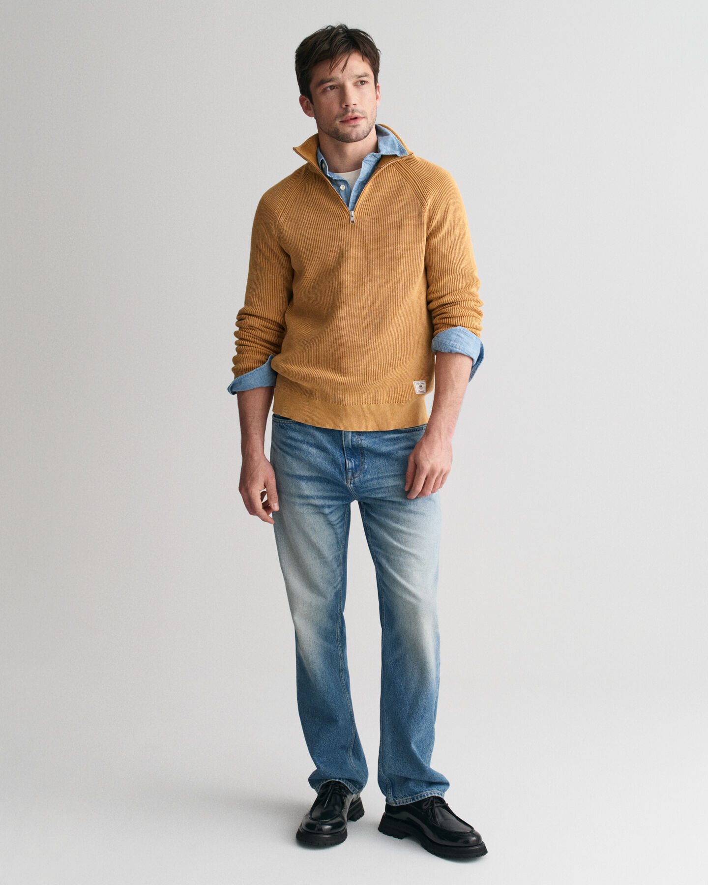 Gewassen ribtrui met korte rits