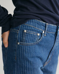 Gestreepte jeans met iets kortere, rechte pijpen