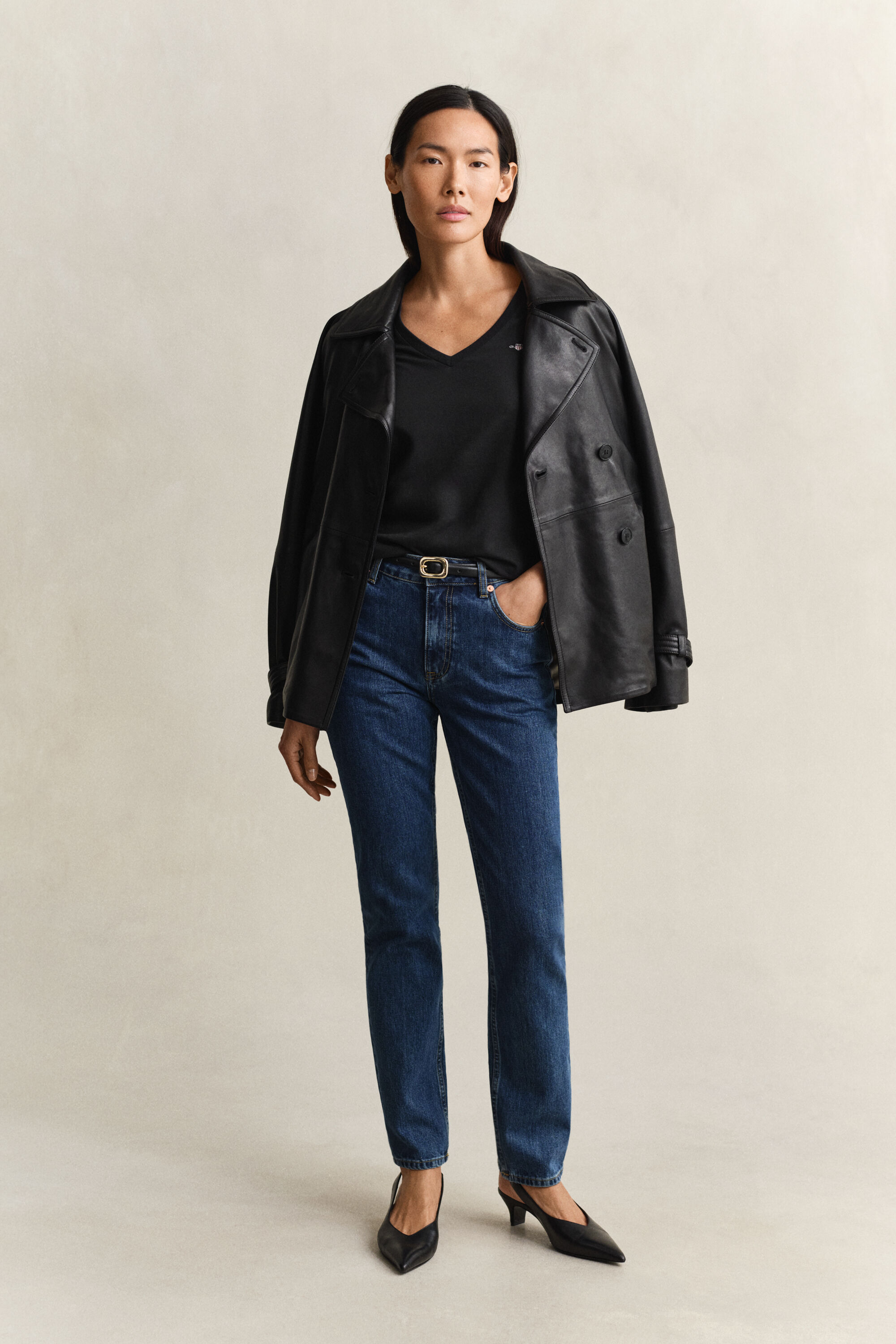 Shield T-shirt met V-hals