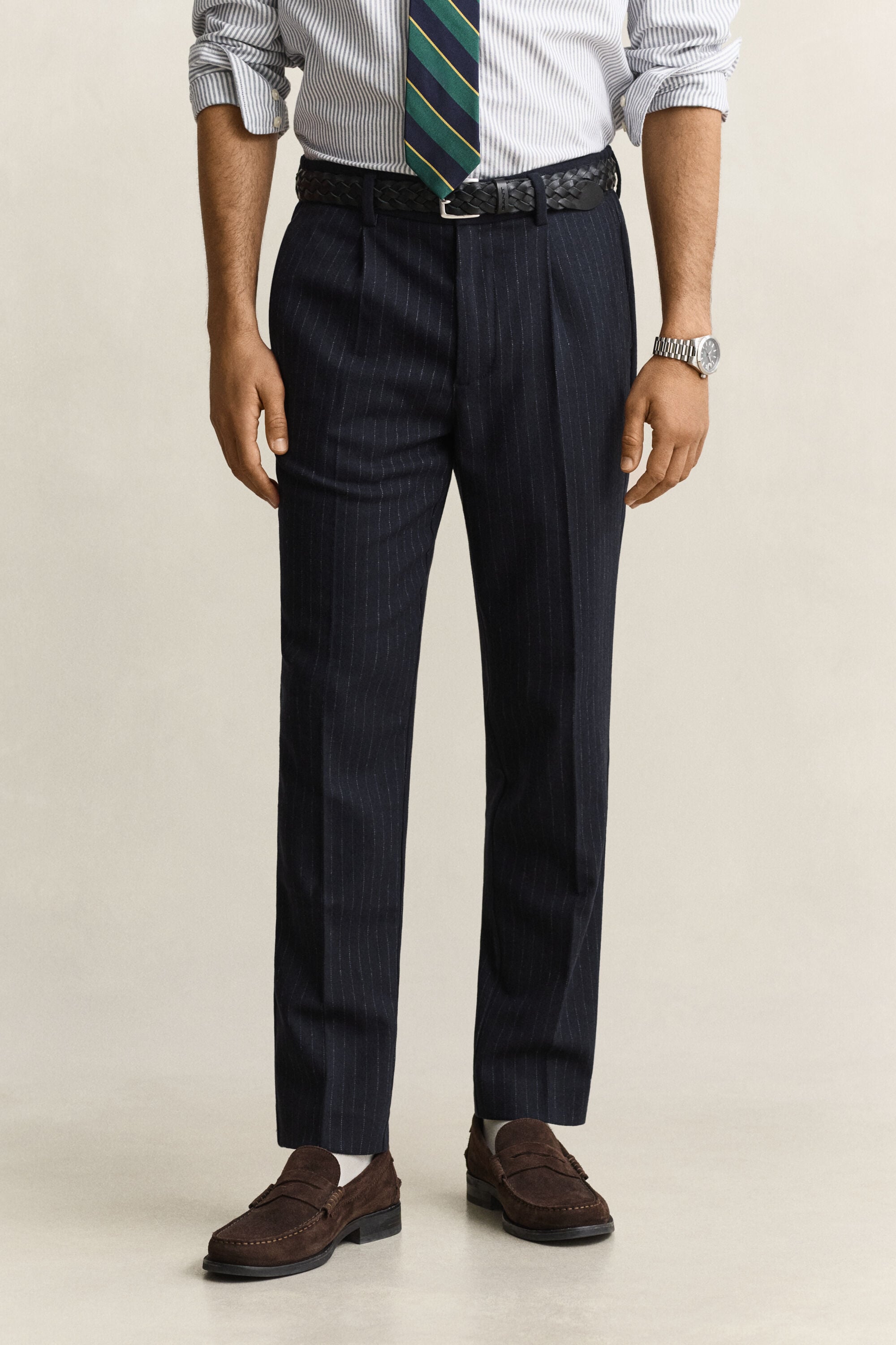 Broek van wollen flanel met taps toelopende pijpen