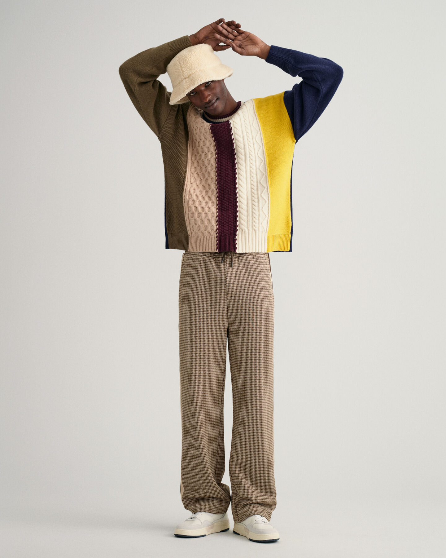 Kabeltrui met ronde hals en patches