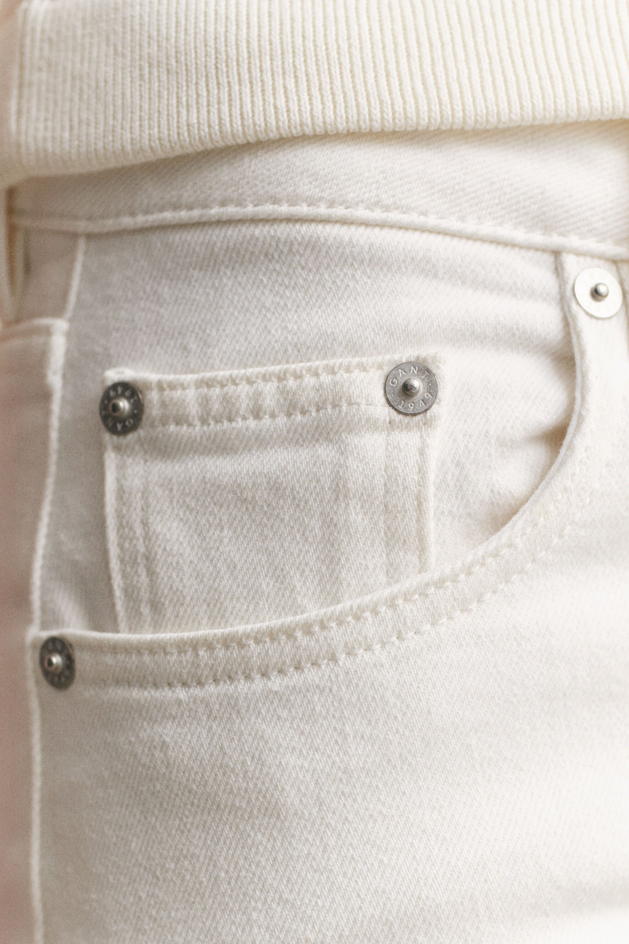 Stretchjeans met rechte pijpen